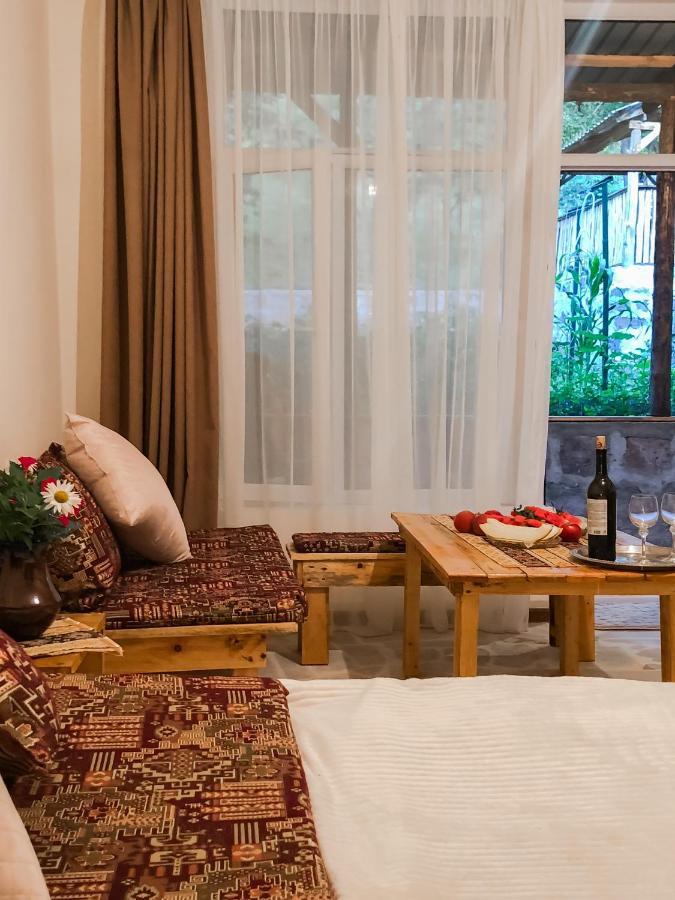 Bjnihouse, Guest House Екстер'єр фото