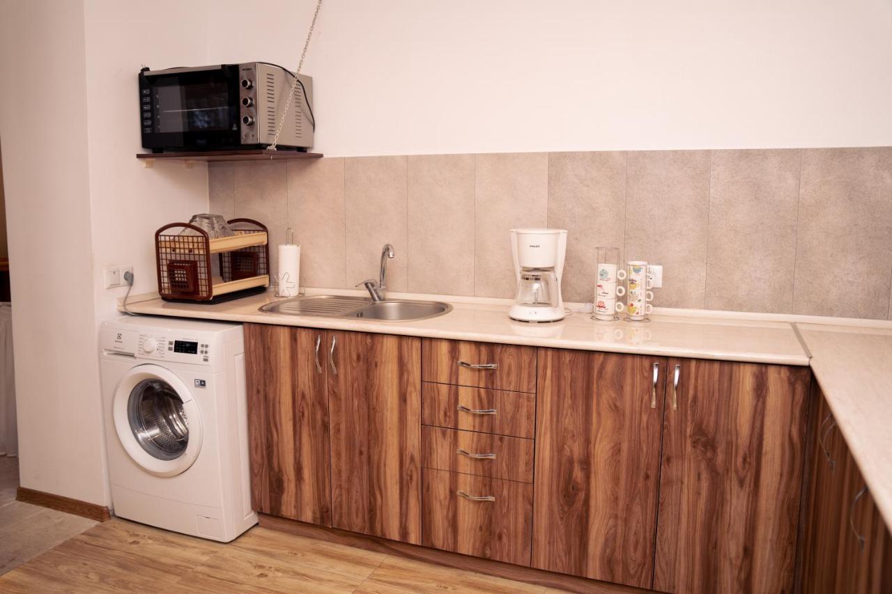 Bjnihouse, Guest House Екстер'єр фото